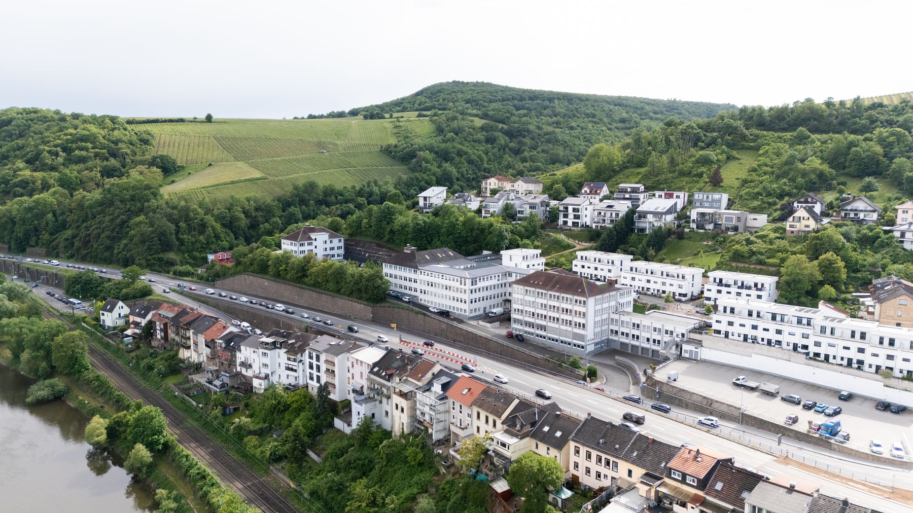 Luftbild des Standorts von Bösing Dental in der Franz-Kirsten-Straße in Bingen am Rhein